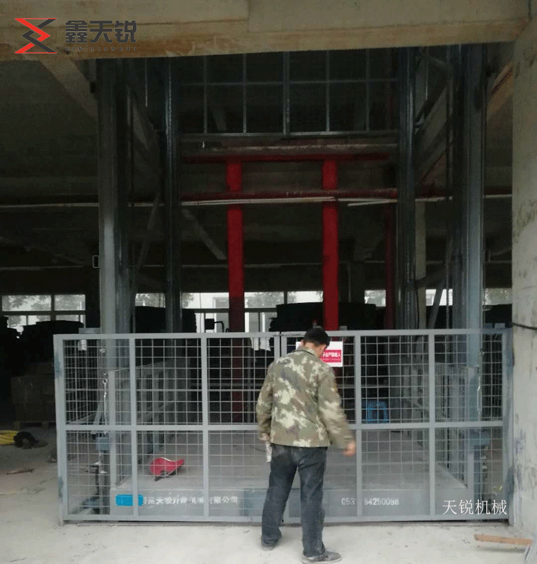 阜新10吨液压货梯交付使用